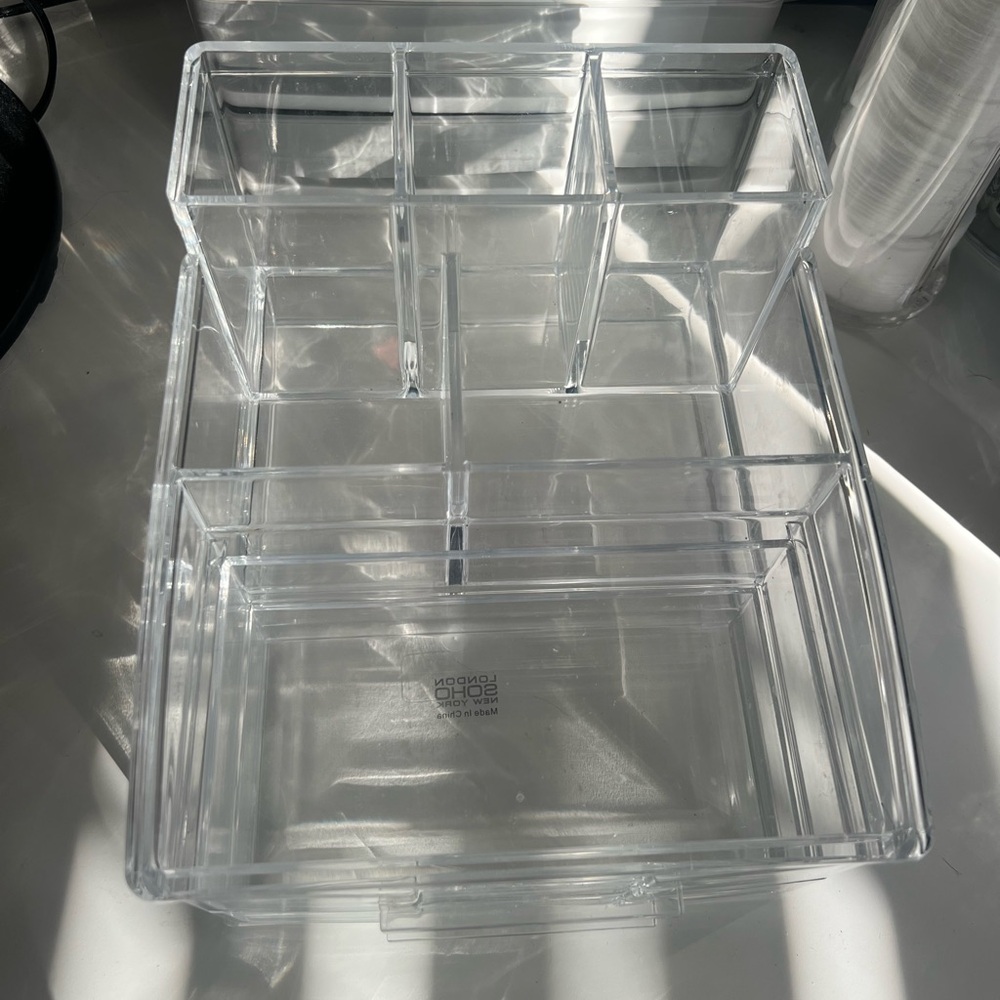 Makeup Skincare Organizer - Picture 3 of 9
